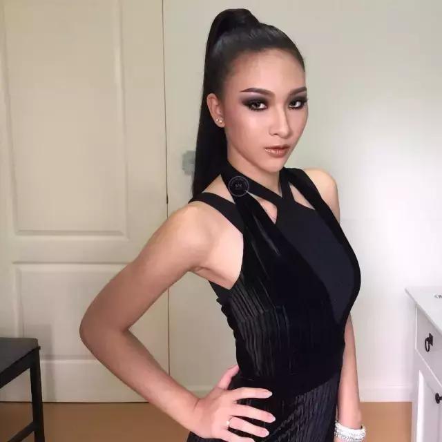 完美日记锦鲤盘晚宴妆教程,晚宴创意妆整体造型参加比赛