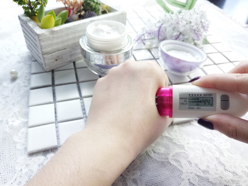 入门级干纹眼霜推荐,测评眼霜25岁最好用的