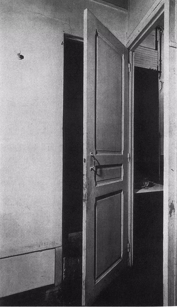 你选的那些叫门吗?只是一块木板吧!