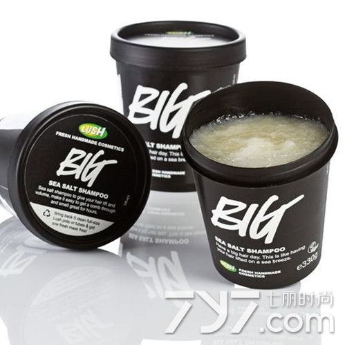 女生有一头飘逸的长发,女人大多长发飘飘