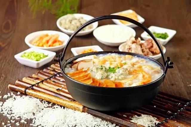 你8888元一桌的山珍海味，真不及我20块买的一碗粥！