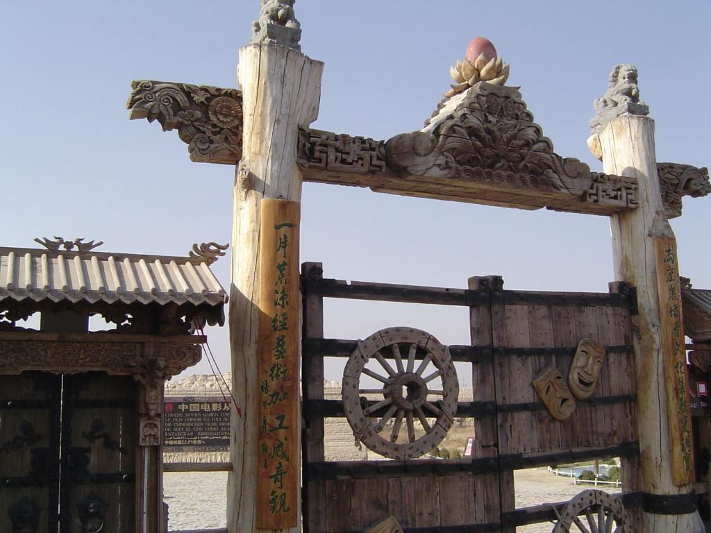 西夏帝王陵墓为何从不长草也不落,西夏王陵东方金字塔