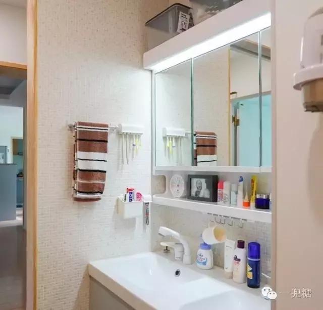 带浴缸三分离卫生间装修效果图,家装优秀案例布置