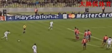 卡洛斯任意球弧线分析,任意球名场面卡洛斯