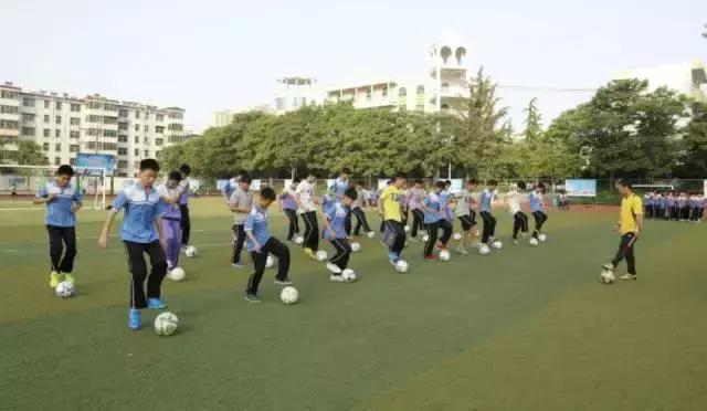 校园足球教学训练要求及手段,校园足球课该怎么上