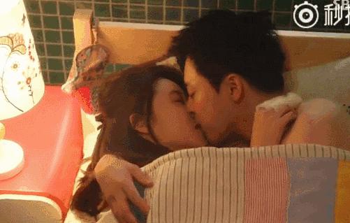 孔孝真同款棉袄,孔孝真穿搭灰色大衣