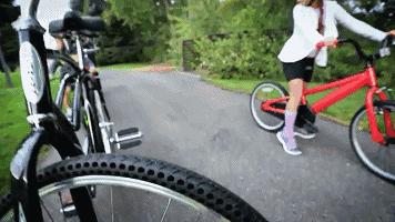 国外发明空心轮胎没有轮毂照样跑,国外发明了一种超级有弹性的轮胎