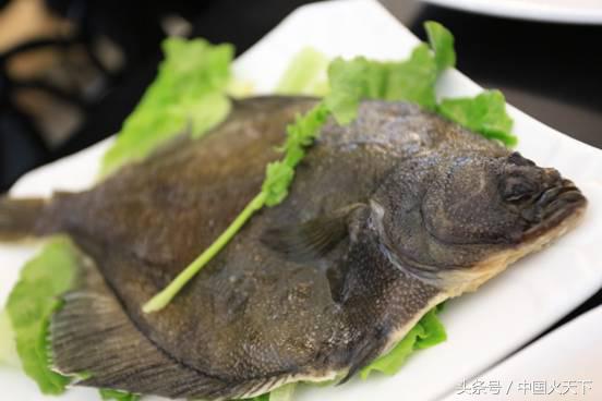 送福利！有人拍月亮有人在丢书，还不如请你吃顿火锅来的实在！