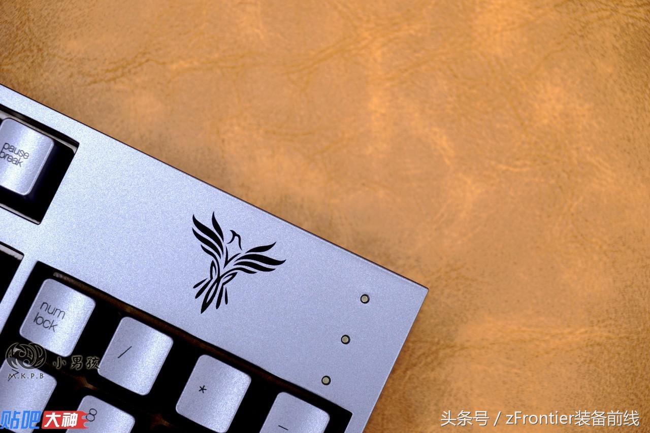 硬糖机械键盘classic评测,雷迦机械键盘评测