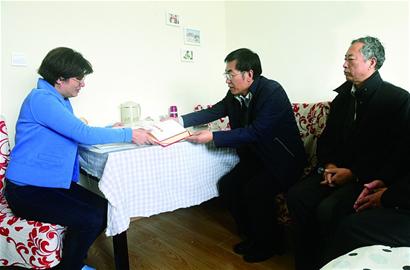 用生命铸就丰碑“我们永远记住马洪文”