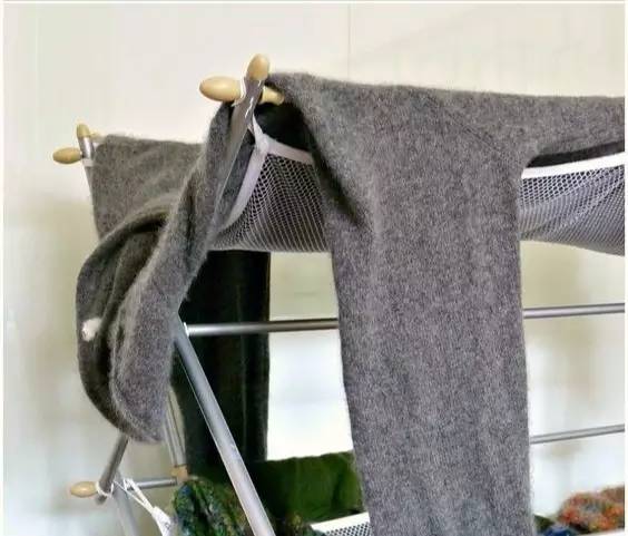 长款旧毛衣改造的最新妙招,旧毛衣不要丢一招教你变废为宝