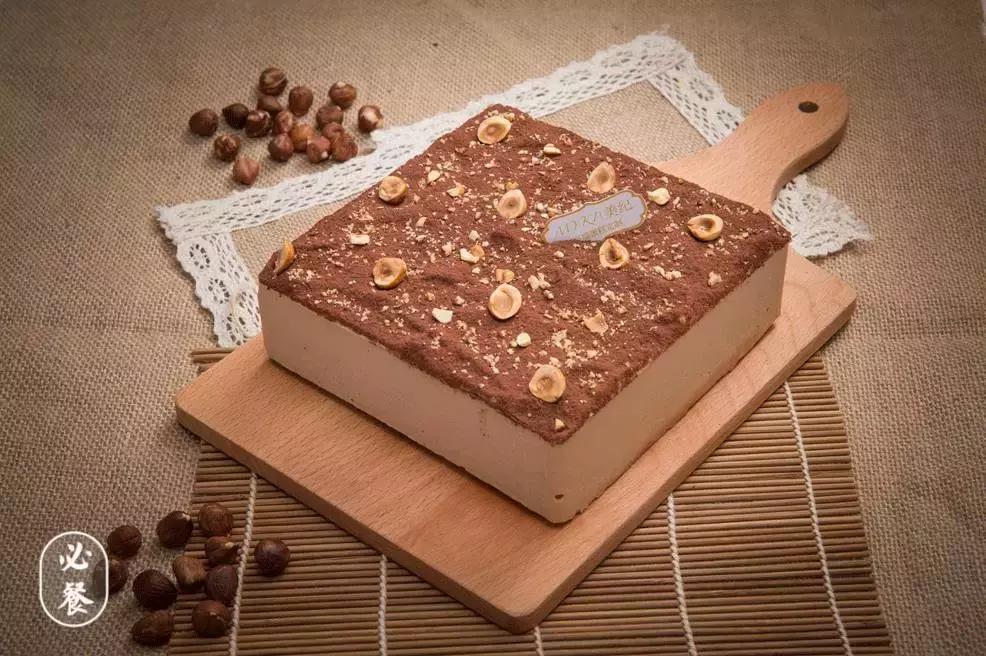 被千万少女围堵的竟不是杨洋，而是珠海这家蛋糕店！