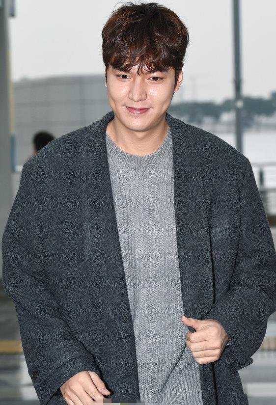 李敏镐胖到没有棱角,李敏镐胖起来了