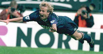 足球场上经典庆祝动作,绿茵场上的庆祝舞蹈