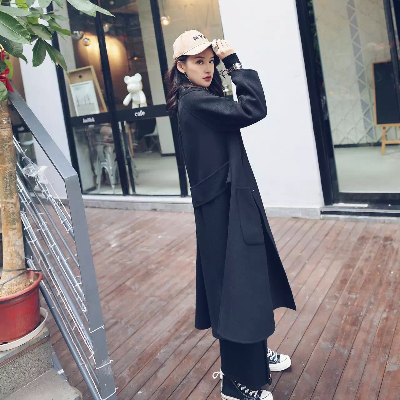 双面羊毛呢大衣让你知道：寒冬想要时尚轻薄又保暖绝对没问题