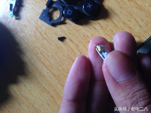 psp不开机维修视频,psp开机失灵待机没问题