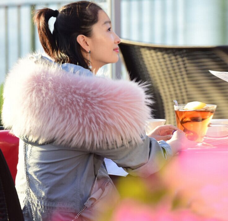 宋茜和周冬雨街拍,宋茜周冬雨穿衣搭配