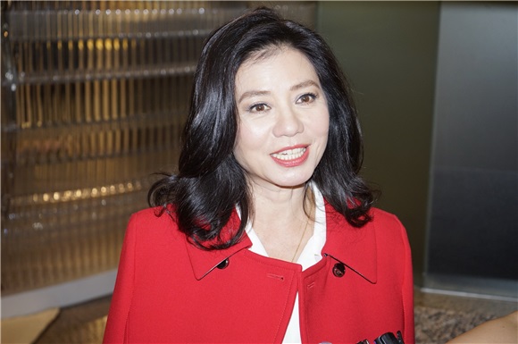 〈Yes香港现场〉林嘉欣喜爱自己买包称：更有满足感