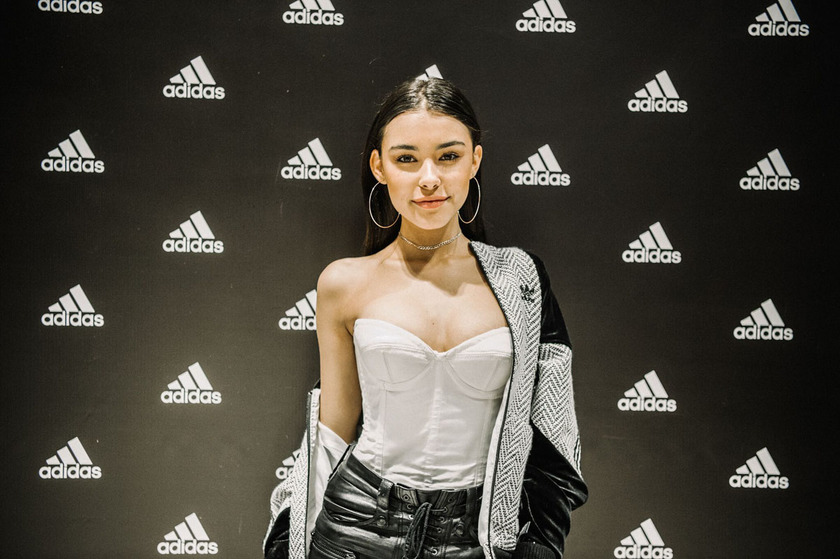adidas全球最大旗舰店坐落纽约，灵感来自美国高中体育场