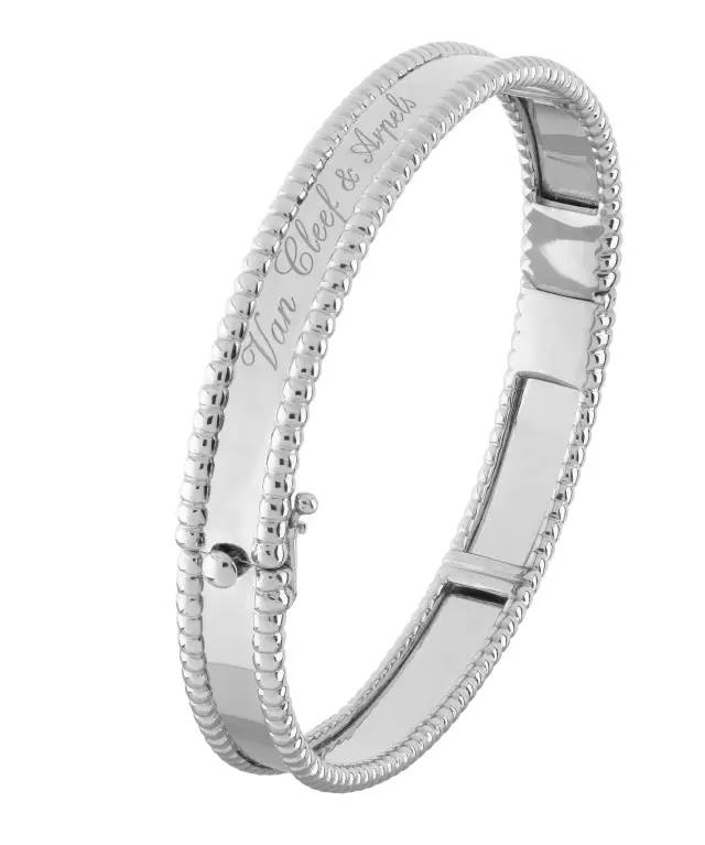 入冬后腕饰被“打入冷宫”？你该学学梦露的珠宝戴法！