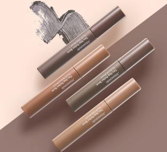 光感妆容教程,如何打造光泽无瑕的彩妆