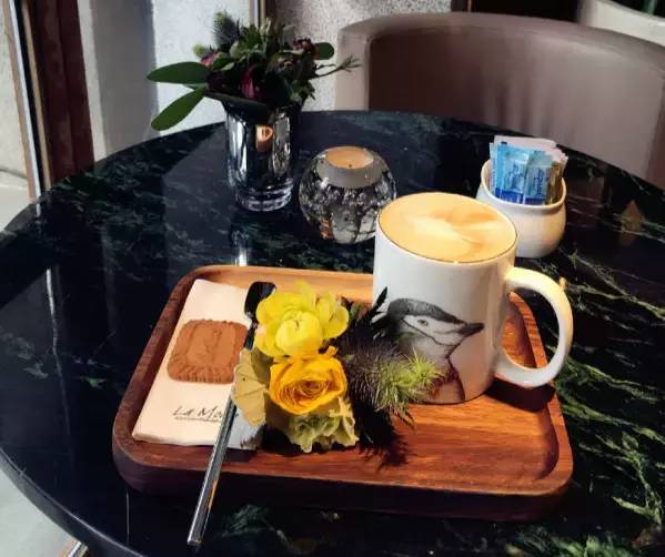 拔草！隐藏在新天地的防空洞酒吧、冠军面包舖、李宗盛阿信的咖啡厅！一天绝不够！