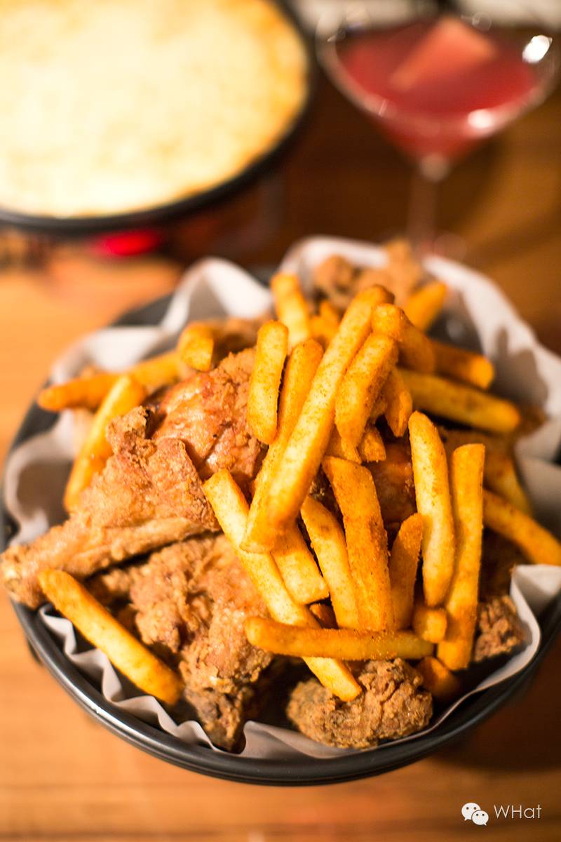 这家漫咖啡旗下的韩餐酒吧终于开到武汉，能俯瞰武汉天地凌晨夜景