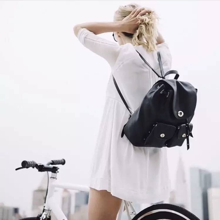 捂紧钱包不乱花,捂紧钱包勒紧裤腰过日子