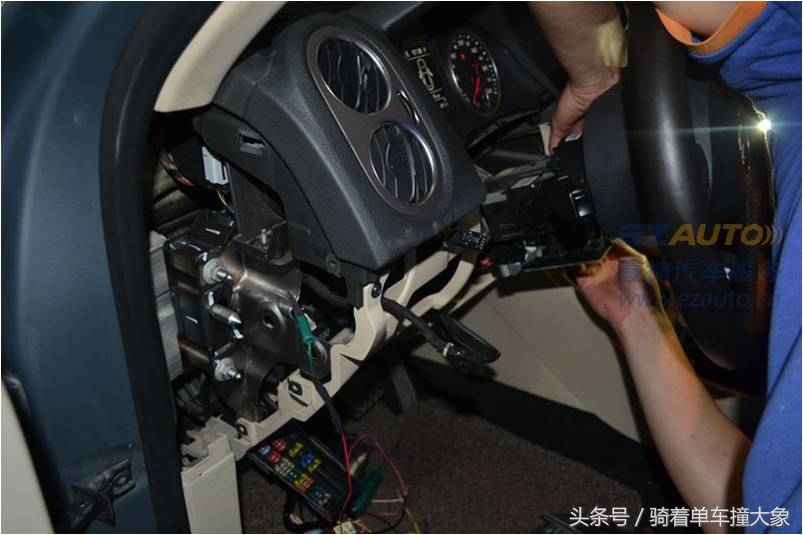 如何自己给车安装遥控器,怎么给自己的车安装实时监控