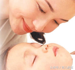 宝宝头发散发异味竟是因为婆婆，婆婆一脸尴尬不说话