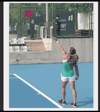 手抛球怎么抛才不违例,怎样抛球做到抛的球稳定