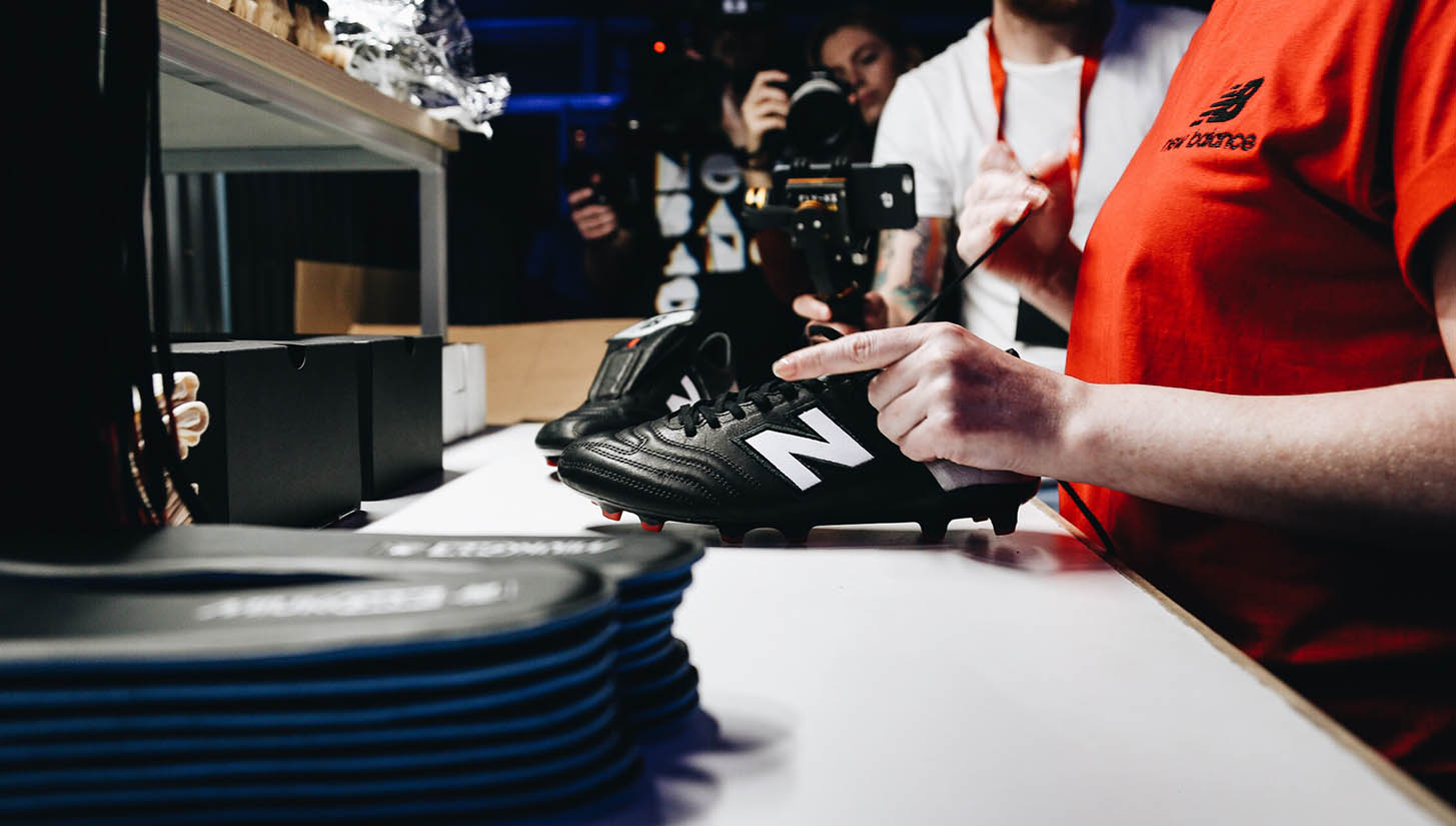 一双球鞋制作全过程,定制球鞋生产全过程