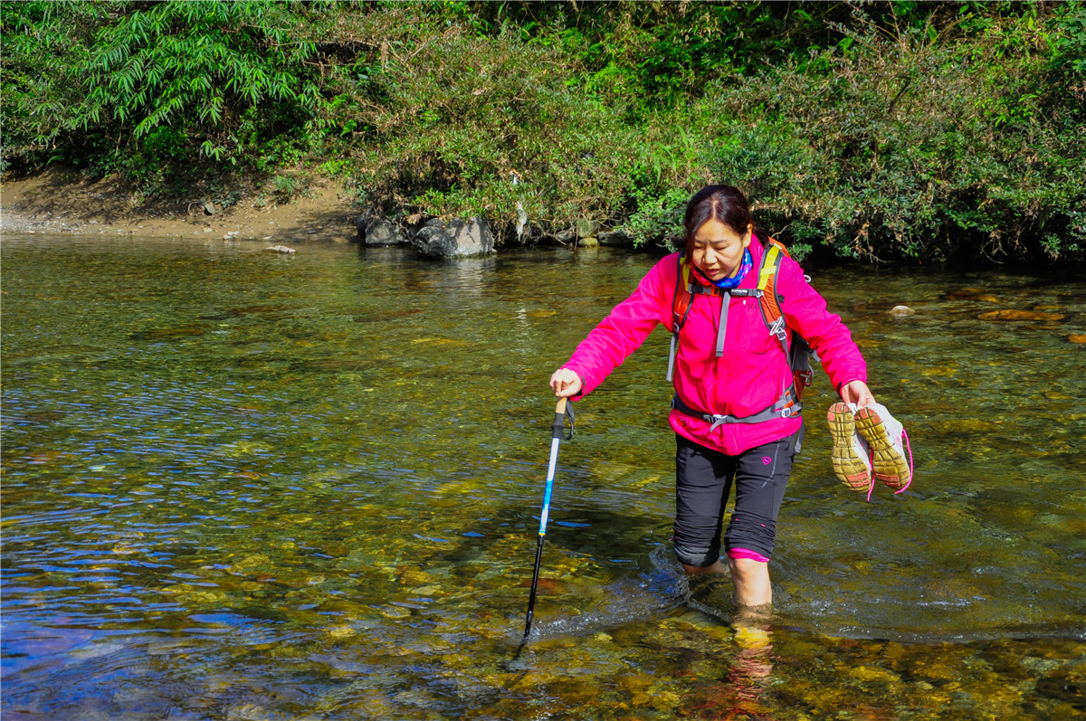 侠之梦受邀参与恩施坪坝营线路测试，冬季溯溪，冰冷刺骨，第一天