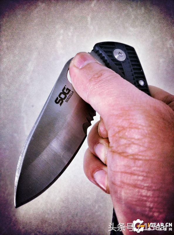 王麻子大马士革钢菜刀,王麻子菜刀好还是大马士革菜刀好