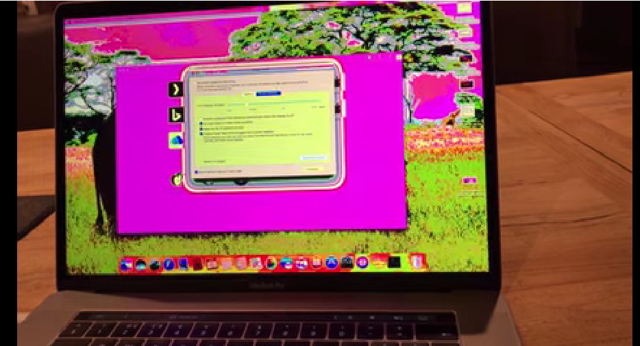 新款macbookpro使用时出现花屏,苹果macbook系统更新白屏