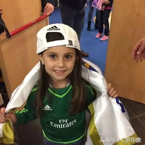 萌出一脸血的小孩,萌出一脸血萌娃