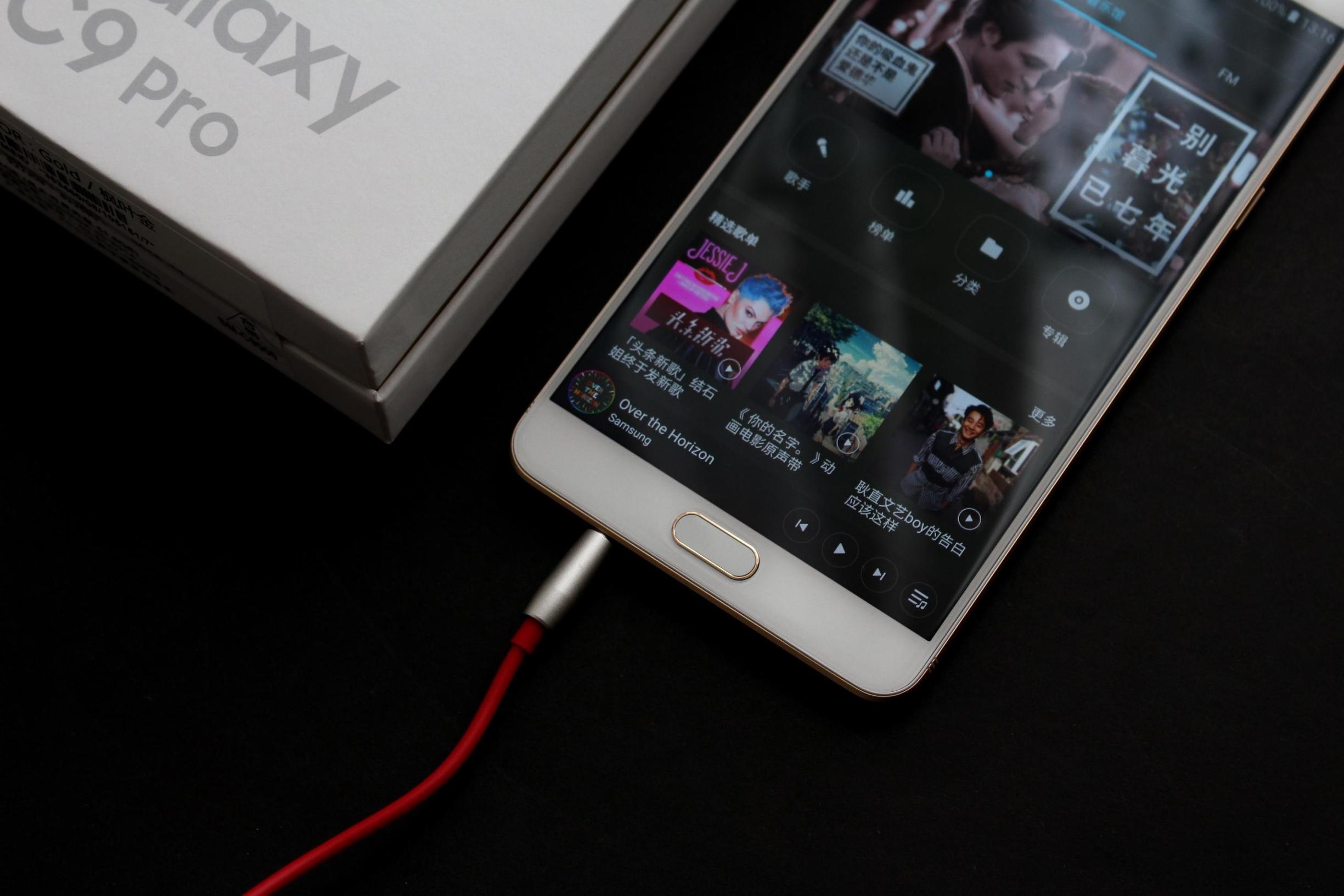 大屏续航高拍照好,三星galaxyc9pro现在还能用吗