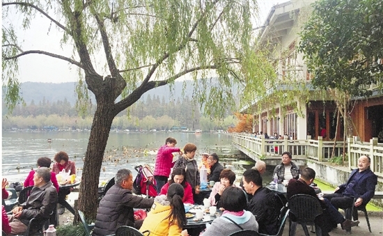 曾经的高档会所,褪去奢华的外表