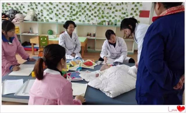 “孩子们,我们看你们来啦”,有爱的人做着有爱的事