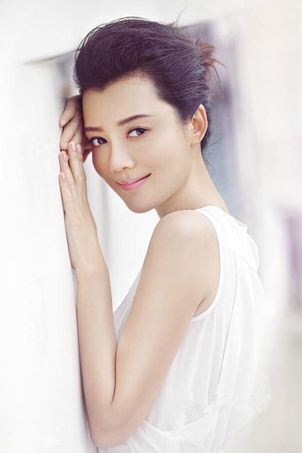 高调嫁首富，分手获三亿补偿，如今整容失败吓坏众人