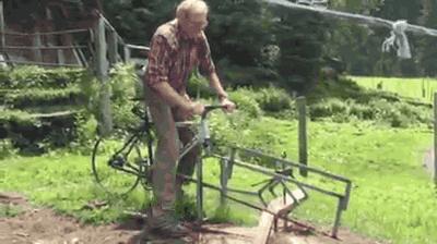 我们老板就爱抽这烟，160元一包一天基本两包