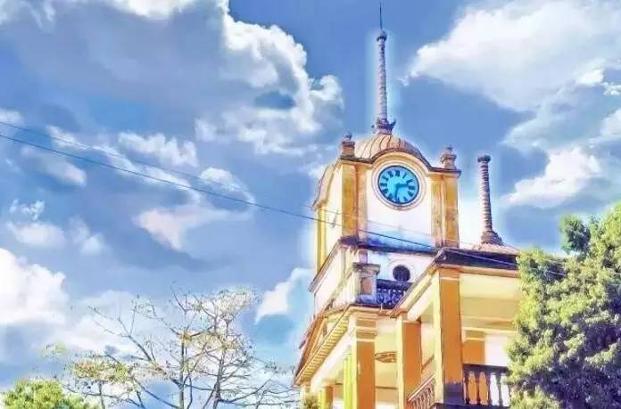 情侣每年都去一个地方拍照,情侣旅行同一个地方拍照