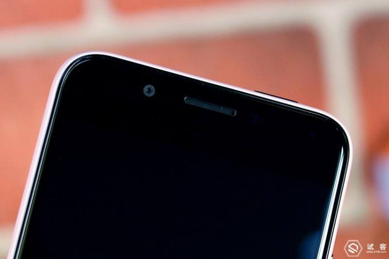 谁说“老人机”不时尚,21克手机给父母最温馨的时尚体验