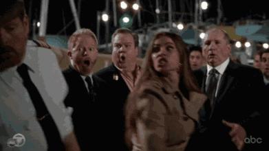 奢侈大牌推出鸡年限量款，谁敢送我就封杀他！只因风格太诡异