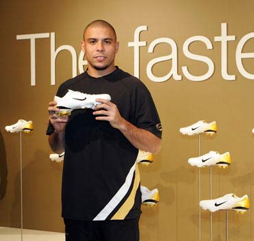 大童足球鞋怎么选购,足球鞋选购技巧及指南