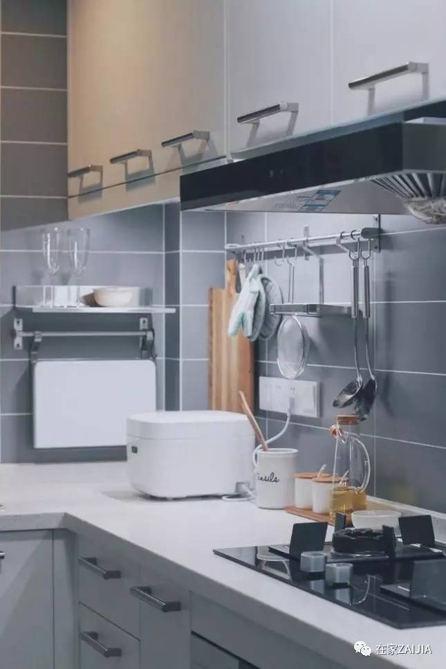 卧室墙角收纳架子多层置物架,厨房墙面收纳置物架