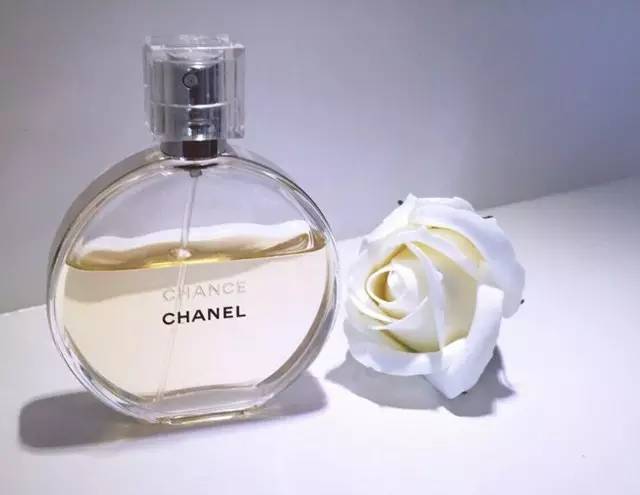 想要成功撩到一个女人,想成功撩到女生要做到三个不在乎