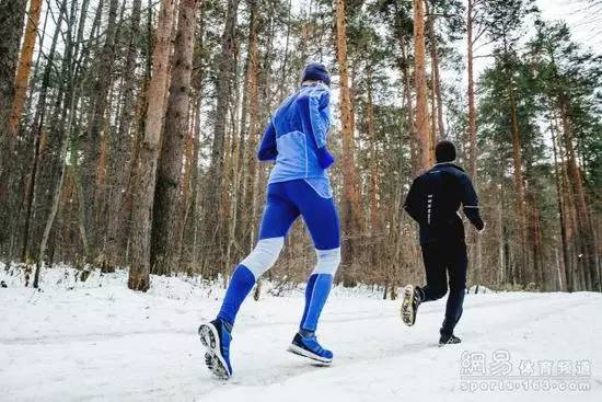 夏天锻炼出汗多补什么好,训练出汗多补充什么补剂