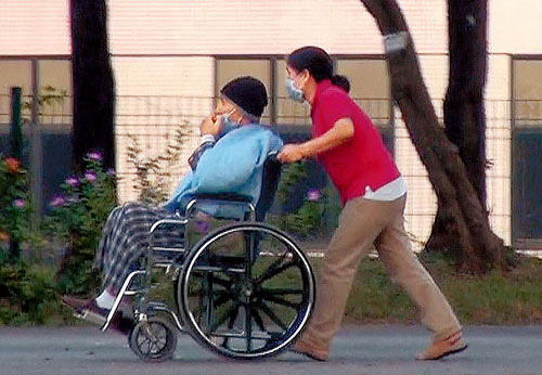 罗家英回应跟周星驰拍电影赚钱,罗家英评价周星驰唱粤曲