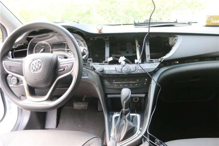 英朗装畅影CE导航模块加倒车后视，科技无处不在